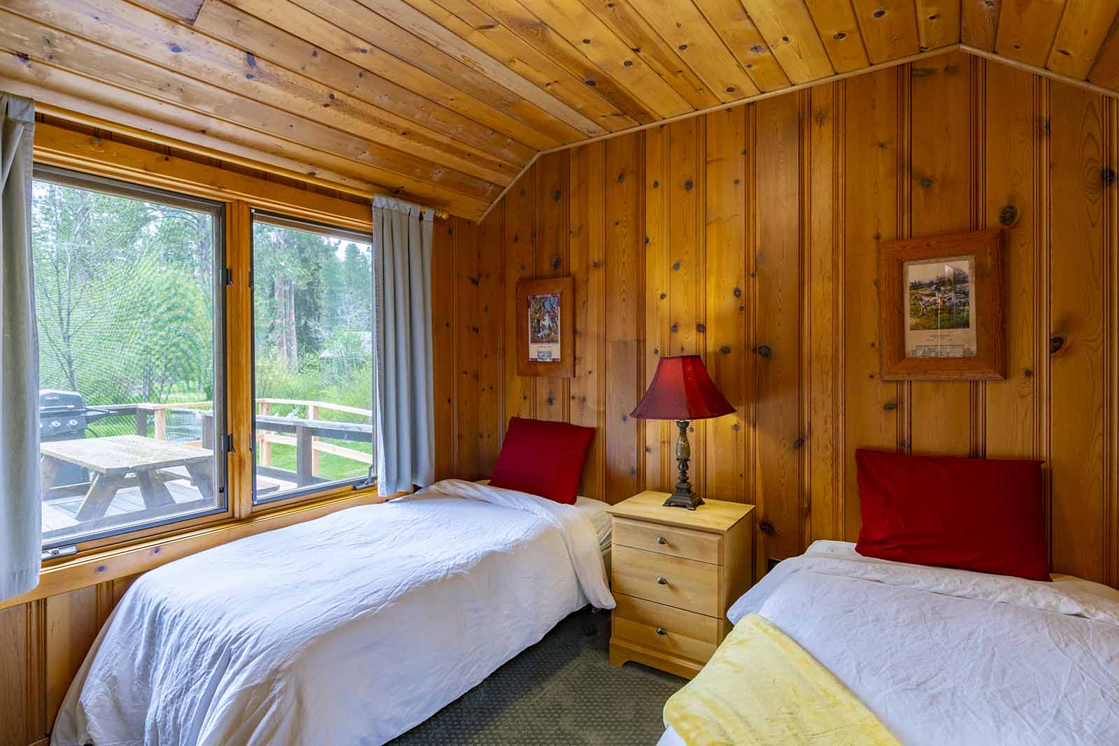 Our Metolius River Cabins | Lake Creek Lodge