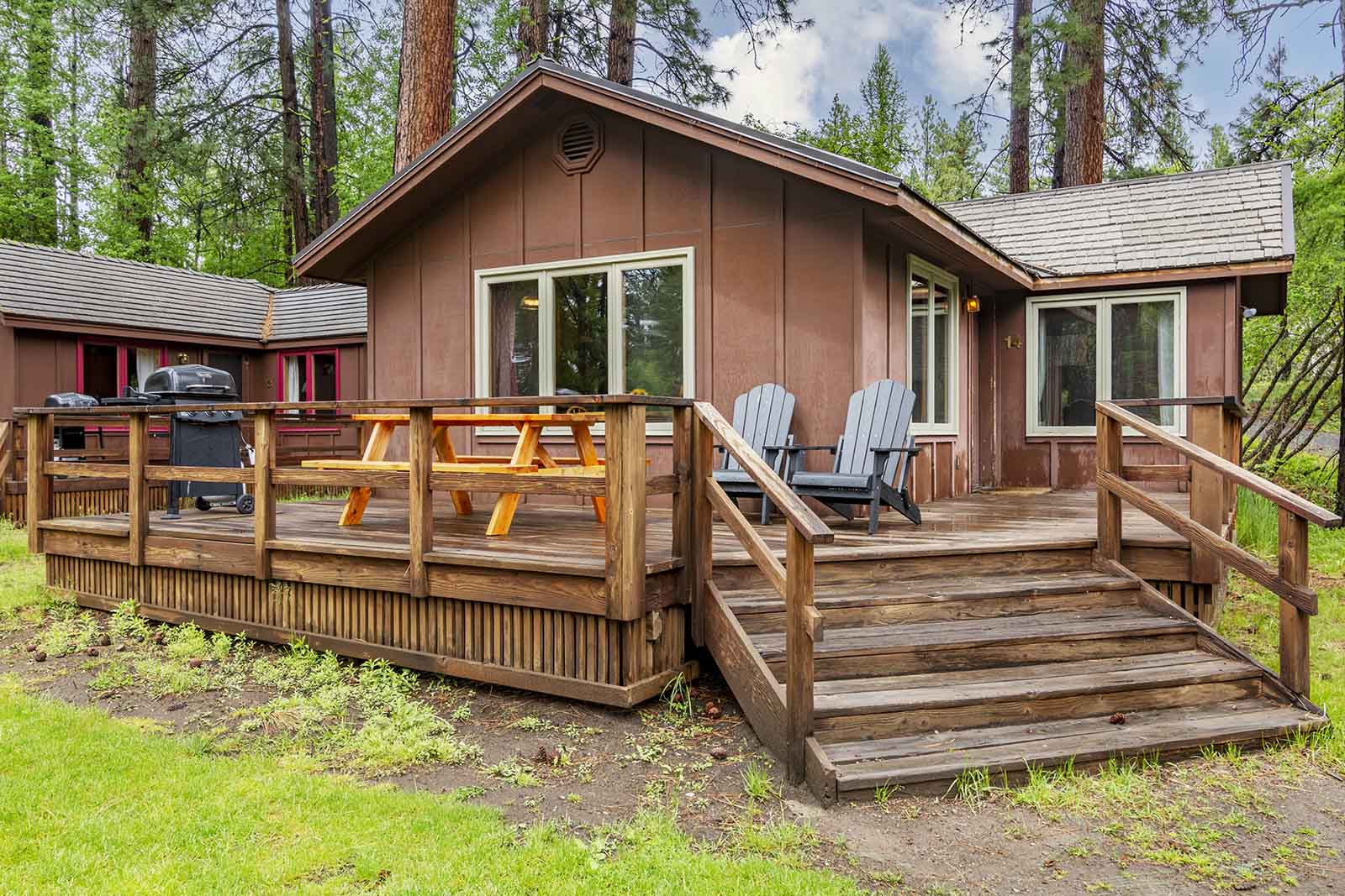 Our Metolius River Cabins | Lake Creek Lodge