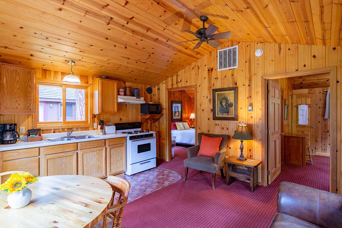 Lodge Cabin 14 | Lake Creek Lodge