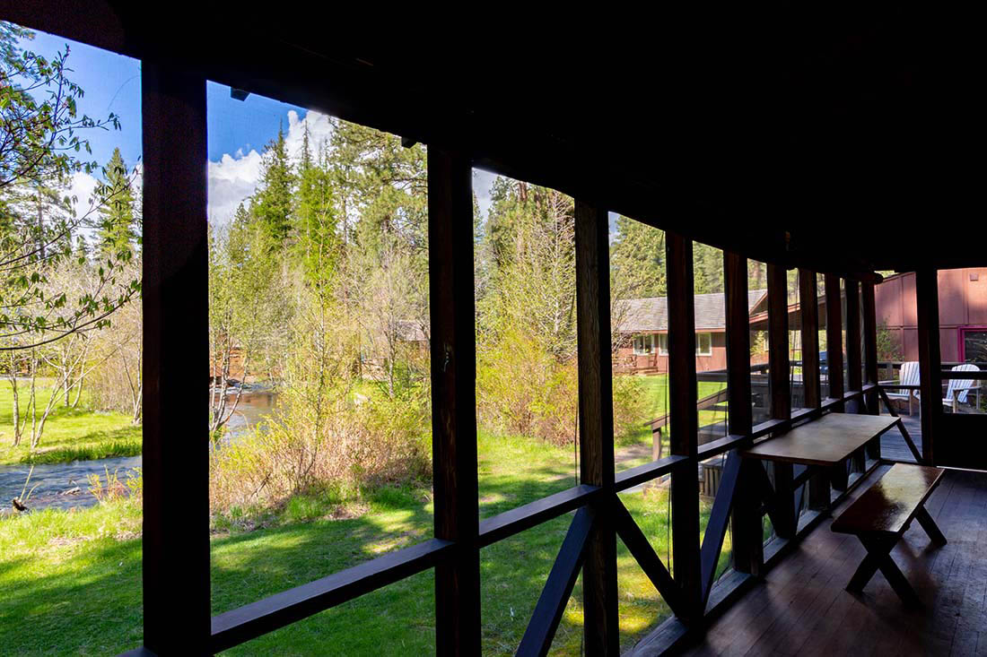 metolius river cabin 3 porch 2