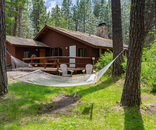 Metolius river cabin 8 exterior