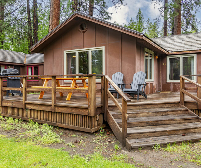 Lodge Cabin 12  Lake Creek Lodge